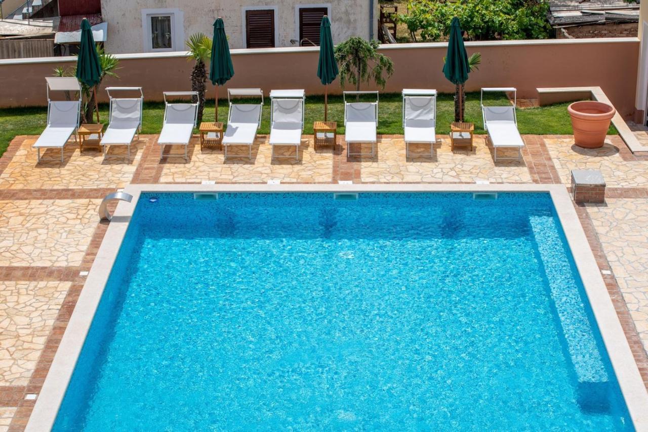 فندق Via Flavia With Common Pool Labinci المظهر الخارجي الصورة