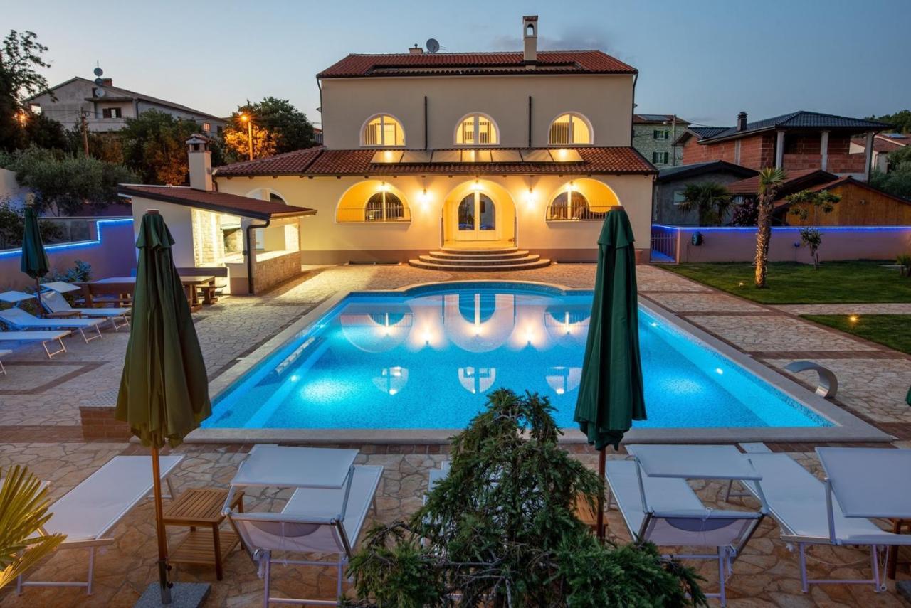 فندق Via Flavia With Common Pool Labinci الغرفة الصورة